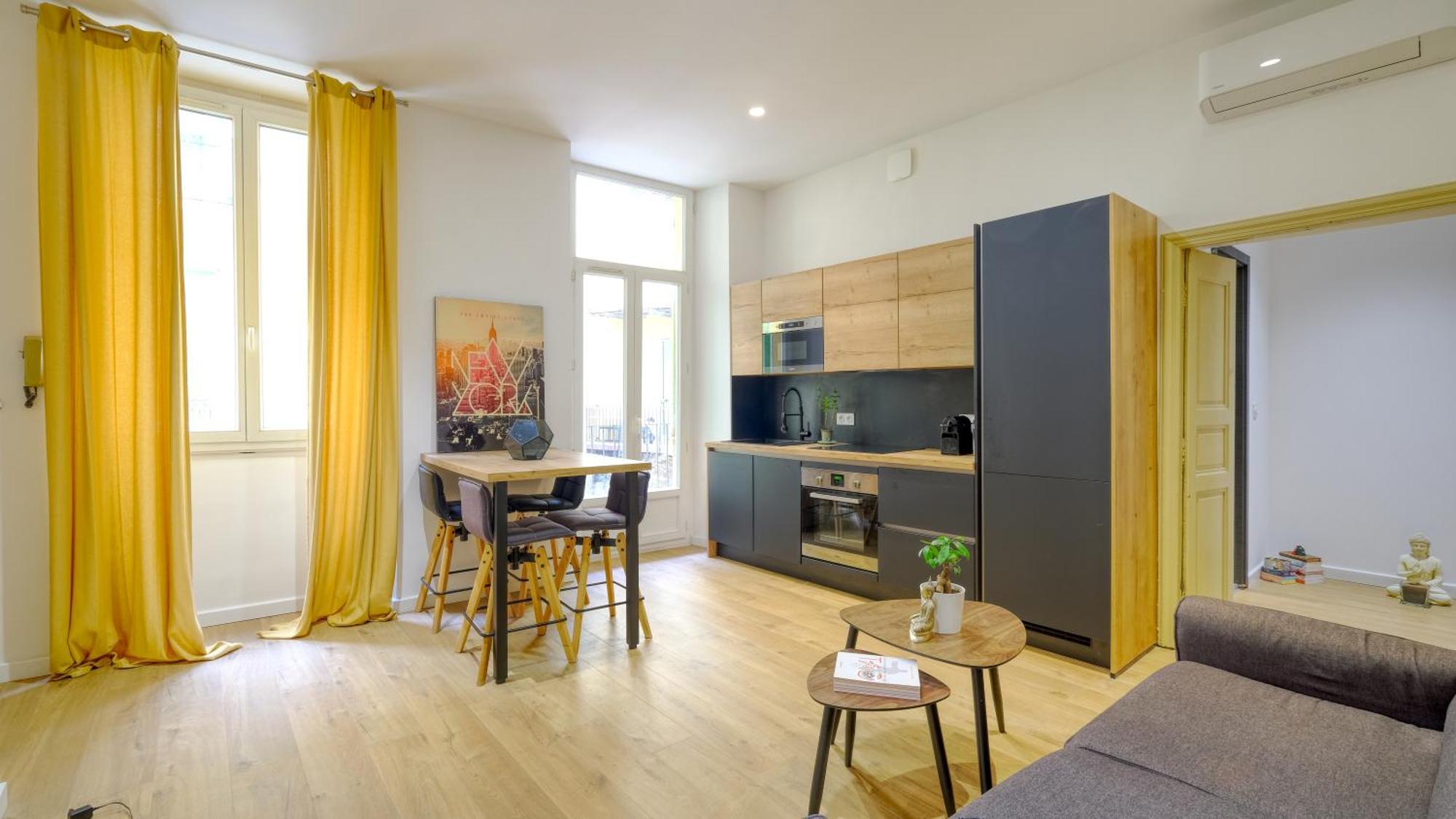 Suite Paoli By Monarca Business And Holidays - Bastia Bagian luar foto